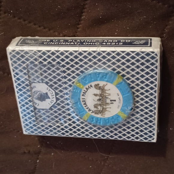 Historic Caesar's Palace VC casino Playing Cards with $1 Casino Chip - Picture 6 of 8